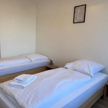 T&k - 2 - 5 - Heart Of Solingen-hofgarten