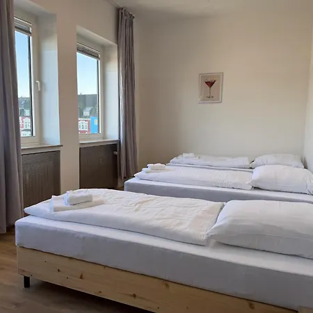 T&k - 2 - 5 - Heart Of Solingen-hofgarten זולינגן